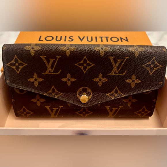 LOUIS VUITTON Sarah Wallet and WOC Monogram Coated Canvas Rose Ballerine Pink - Picture 2 of 13